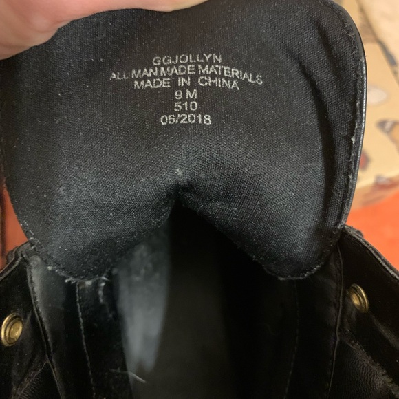 Guess black leather booties - Picture 3 of 7